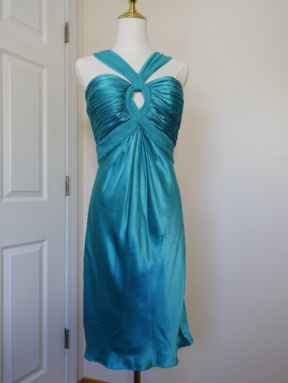 100% silk cocktail dress from the Marc Bouwer Glam It! collection Size 4